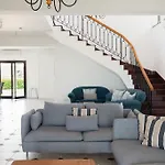Mountain View 6 Bed Mansion With Private Padel Court, Pool & Gym * Lárnaca