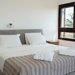 Villa Mountain View 6 Bed Mansion With Private Padel Court, Pool & Gym Lárnaca