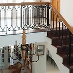 别墅 Mountain View 6 Bed Mansion With Private Padel Court, Pool & Gym