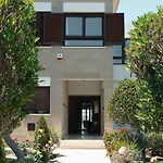 Mountain View 6 Bed Mansion With Private Padel Court, Pool & Gym