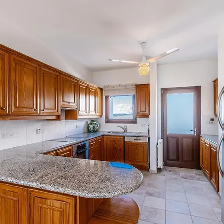 Mountain View 6 Bed Mansion With Padel Court Villa *