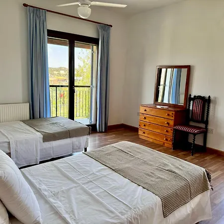 Mountain View 6 Bed Mansion With Padel Court *