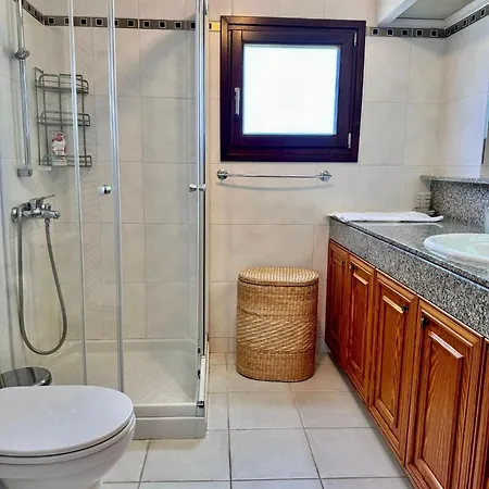 Mountain View 6 Bed Mansion With Private Padel Court, Pool & Gym Villa *