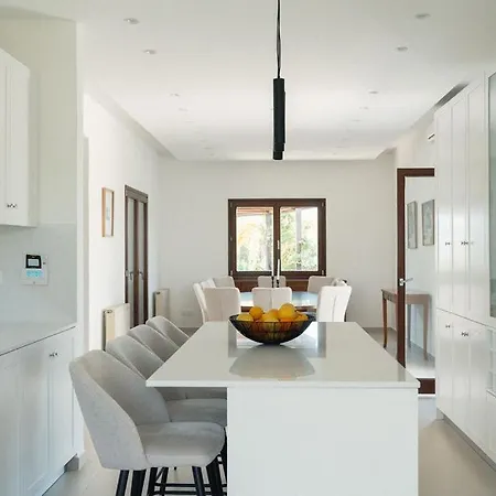 别墅 Mountain View 6 Bed Mansion With Private Padel Court, Pool & Gym