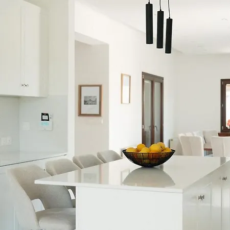 Villa Mountain View 6 Bed Mansion With Private Padel Court, Pool & Gym Larnaca