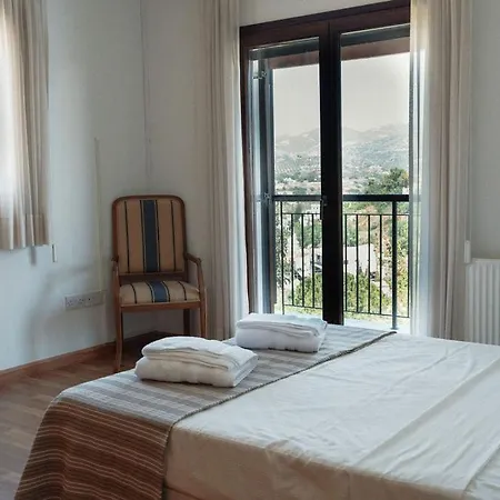 Mountain View 6 Bed Mansion With Private Padel Court, Pool & Gym 别墅 *