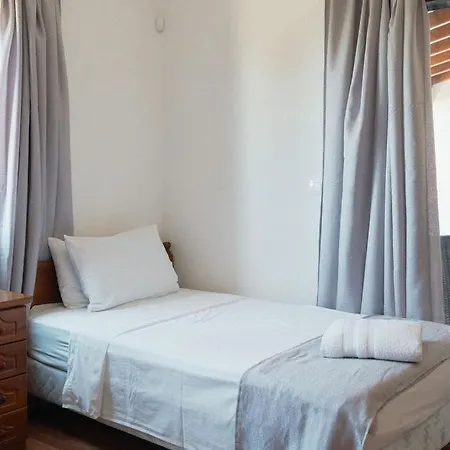 Mountain View 6 Bed Mansion With Private Padel Court, Pool & Gym