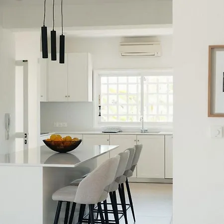 Mountain View 6 Bed Mansion With Private Padel Court, Pool & Gym Willa