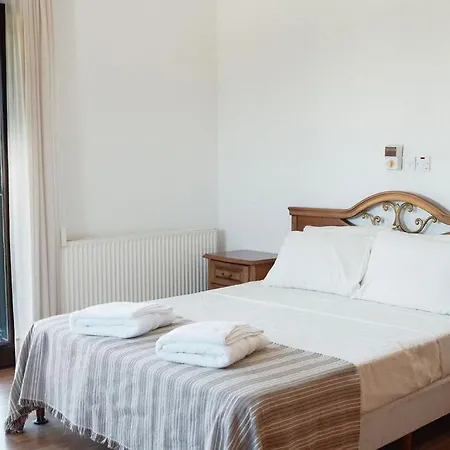 Mountain View 6 Bed Mansion With Private Padel Court, Pool & Gym Villa *