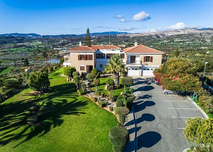 Mountain View 6 Bed Mansion With Private Padel Court, Pool & Gym * ラルナカ