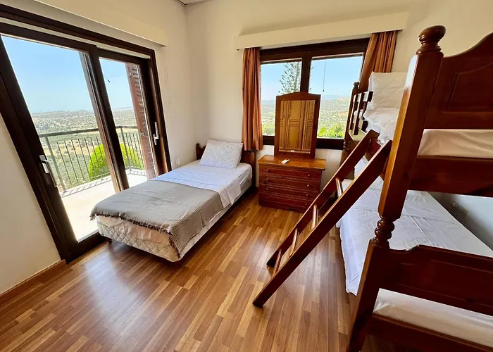 Mountain View 6 Bed Mansion With Private Padel Court, Pool & Gym * ラルナカ